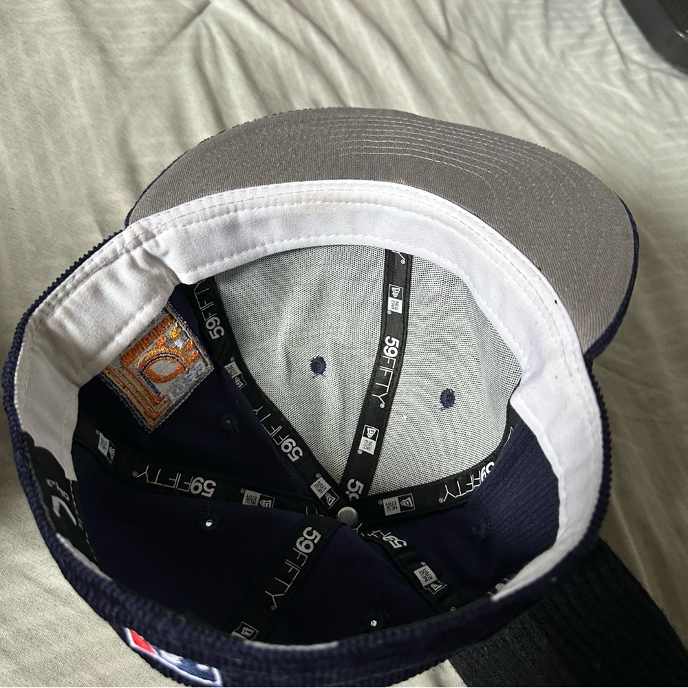 New Era Chicago White Sox Throwback
Corduroy 59FIFTY Fitted Hat - Picture 6 of 6